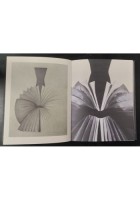 L'ELOGIO DELLA BELLEZZA di Roberto Capucci 2000 De Luca Libro arte galleria